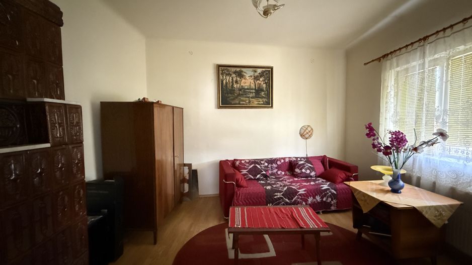 De vanzare apartament de 94MP cu curte de 90 MP - Poză 2