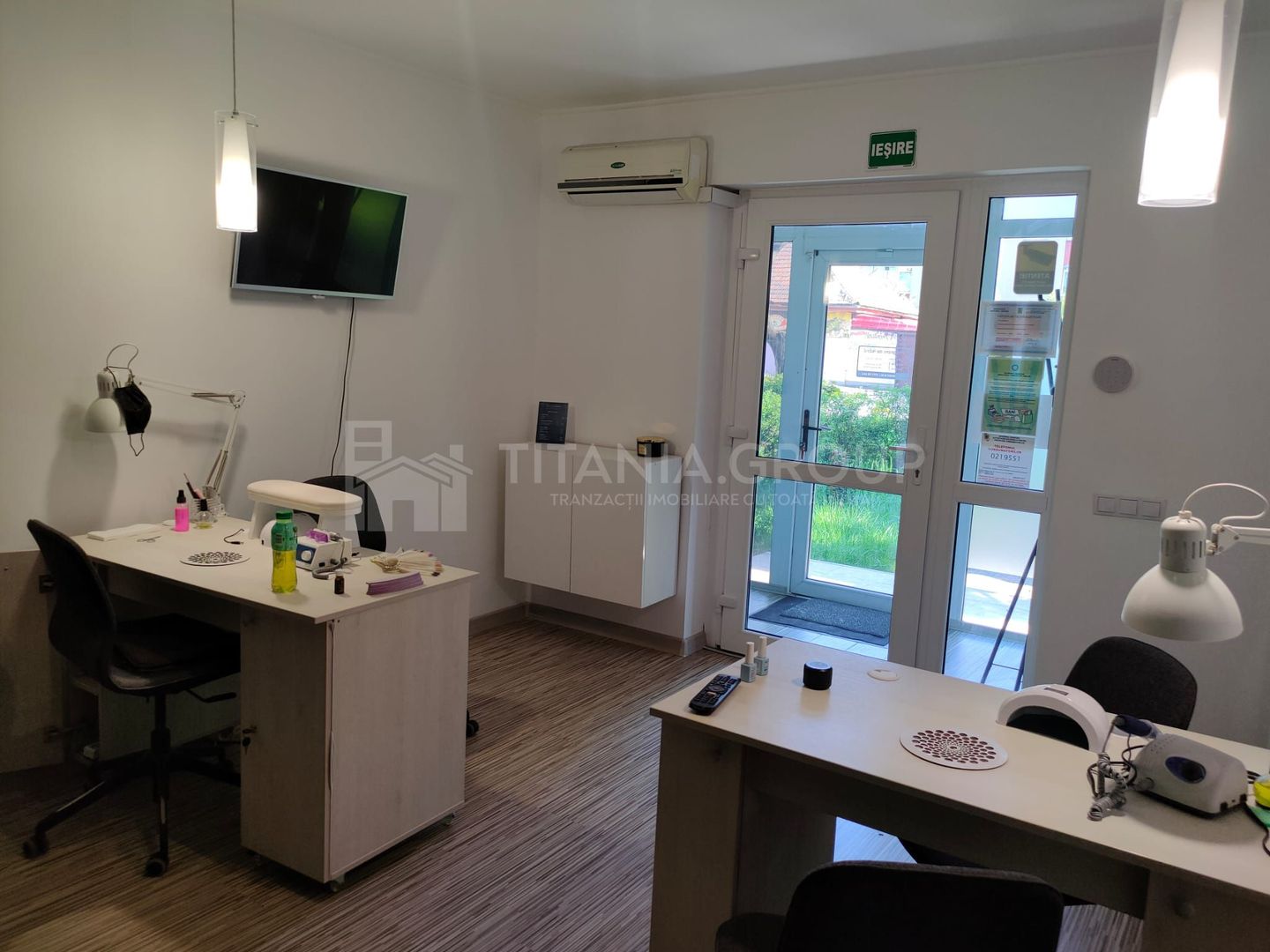 Spatiu comercial, 50 mp + 8 ml vitrina, Florilor, vad pietonal si auto - Poză 1