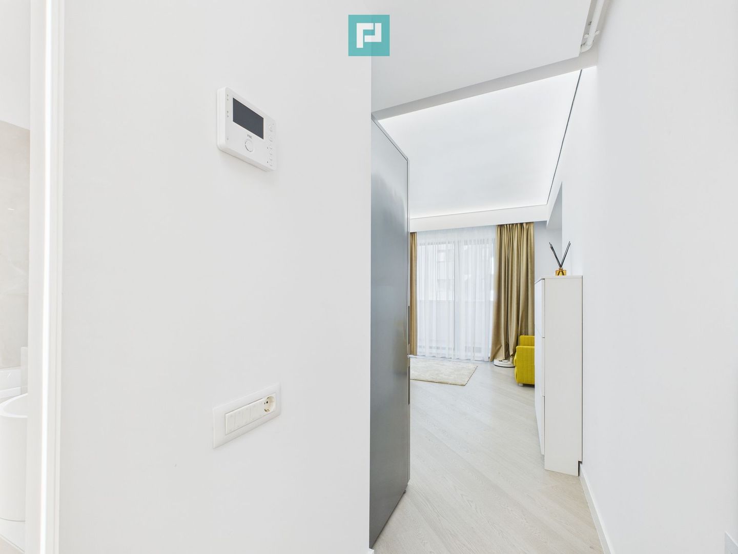 Vand Apartament 2 camere Cortina North - mobilat si utilat - Poză 13