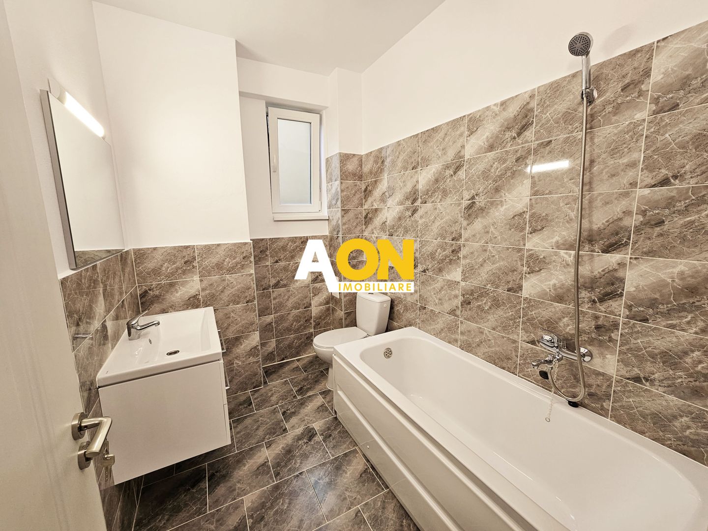 Apartament 3 camere, 2 bai, 2 balcoane, bloc nou, zona Ampoi 3 - Poză 7