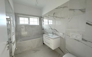 Etaj 1. Bloc la asfalt. Balcon mare. Loc de parcare. - Poză 5