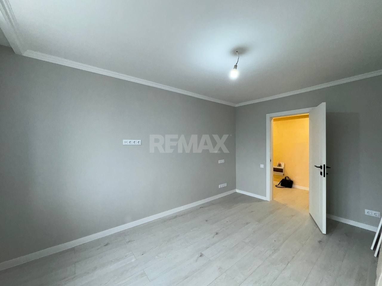 Apartament o odaie str. Alba Iulia, Buiucani - Poză 1