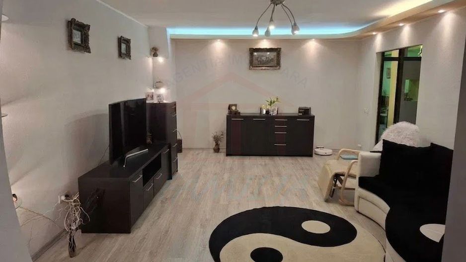 Vanzare apartament cu 3 camere Str. Domneasca, 104 mp, etaj 1. - Poză 1