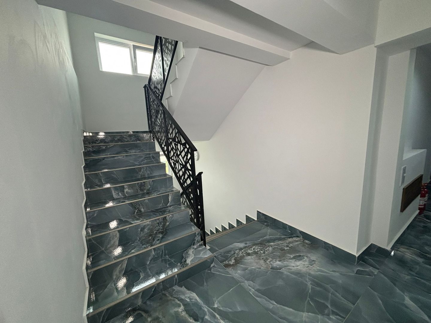 AP. 2 CAMERE SALAJAN- CENTRALA PROPRIE, BUCATARIE INCHISA, COMISION 0% - Poză 3