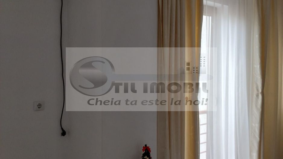 APARTAMENT  ULTRACENTRAL - MOBILAT si UTILAT - 121.000euro - Poză 5