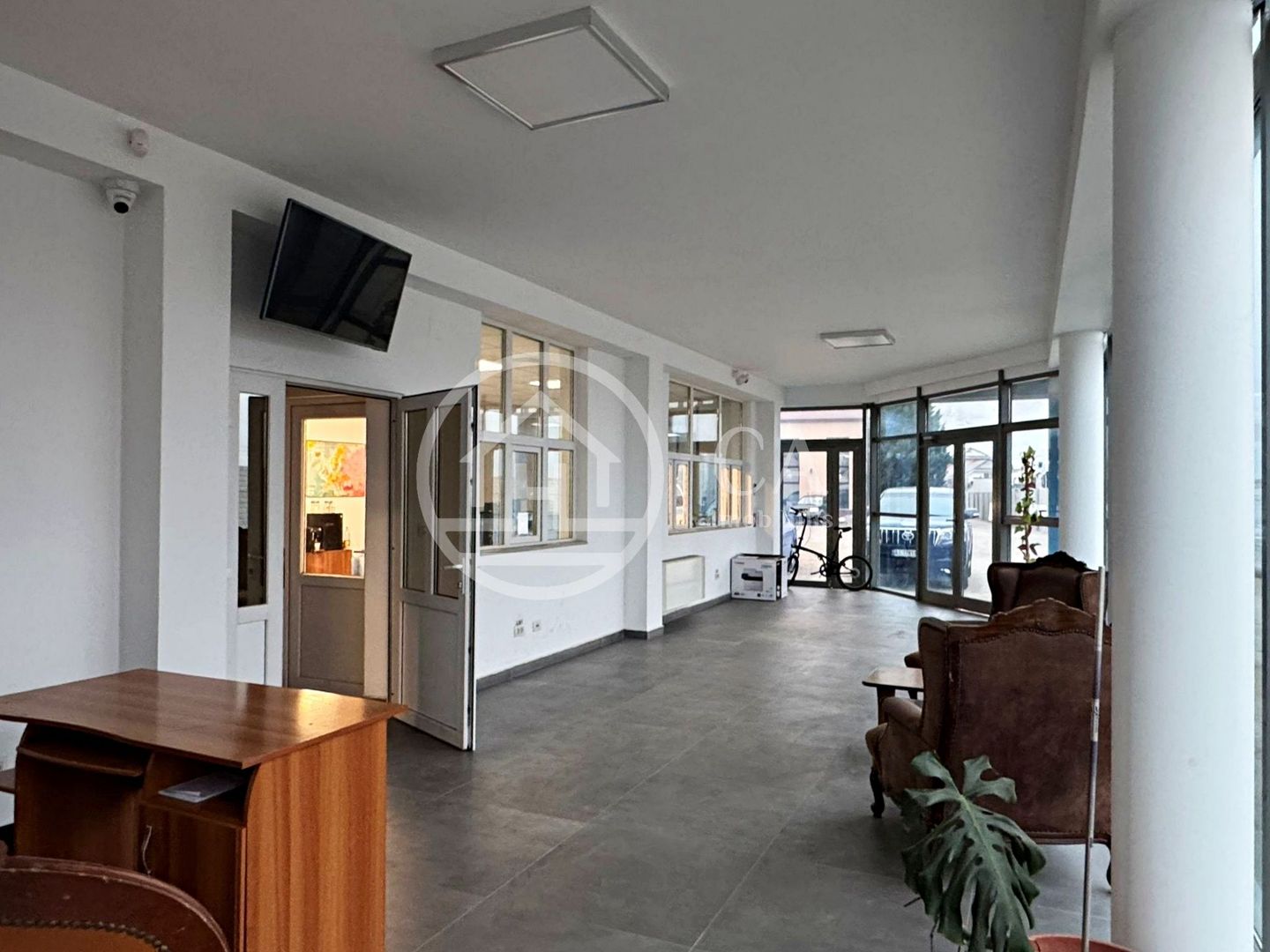 Spațiu comercial de închiriat cu 7 camere în zona Centurii, Oradea - Poză 2