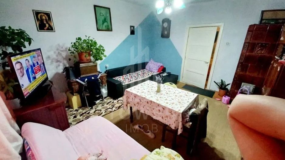 Casa tip duplex 2 camere de vanzare singur in curte Vasile Aaron - Poză 5
