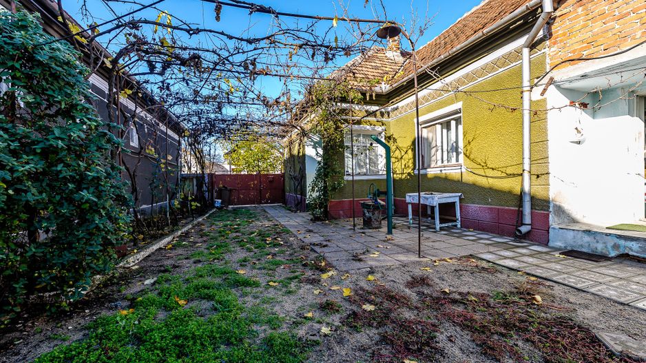 VANDUT! Casa din caramida 3 camere - Teren 755 mp - Livada, Arad - Poză 2