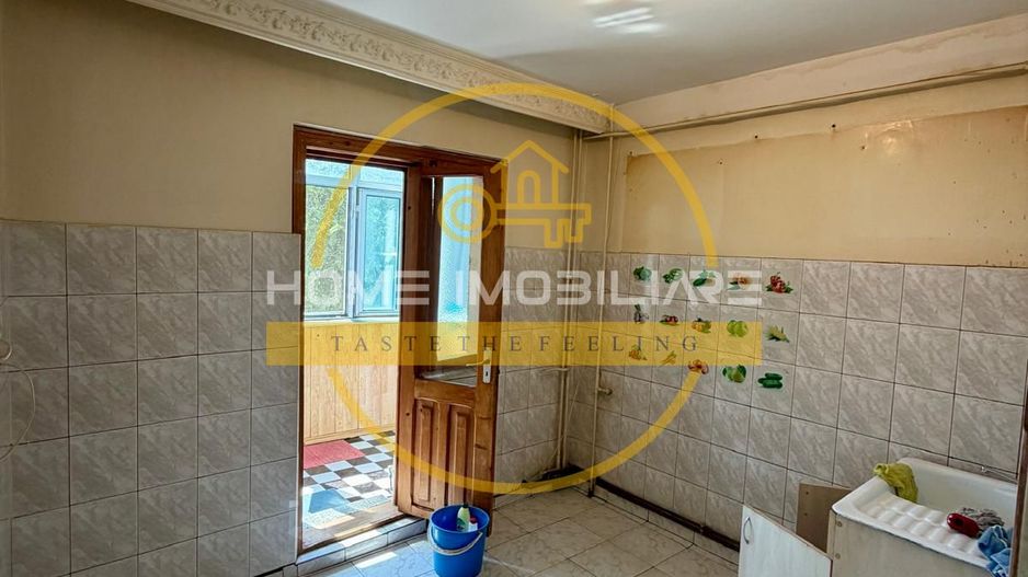 Nicolina-Cug  Apartament 2 Camere Decomandat Bloc 1985 - Poză 3
