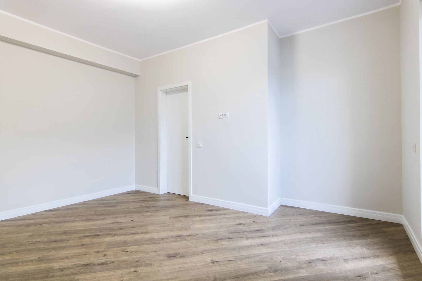 BLOC FINALIZAT, PENTHOUSE - 3 CAMERE, 2 BAI, TERASA DE 178MP,  CENTRALA PROPRIE - Poză 22
