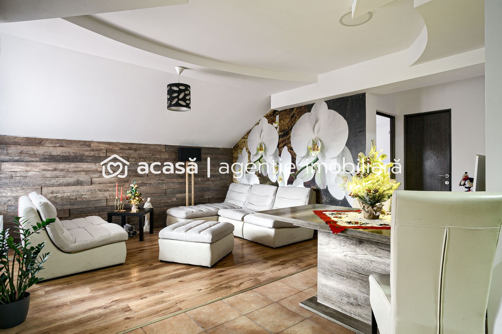 PROPRIETATE VÂNDUTĂ Apartament tip Penthouse în spate la Ziridava - Poză 2