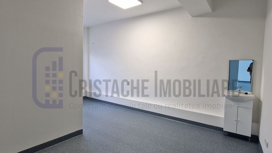 Spatiu comercial renovat si amenajat pentru a fi folosit ca o clinica medicala - Poză 10