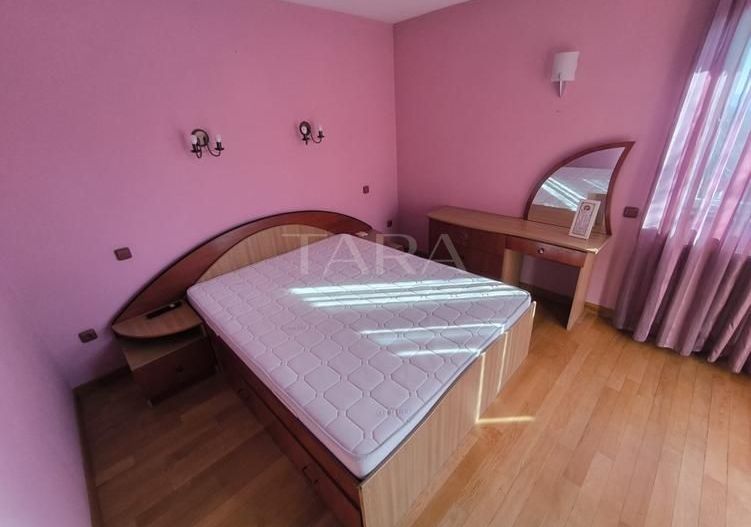 Casă spațioasă și luminoasă, cu teren generos, zona Europa - Poză 11