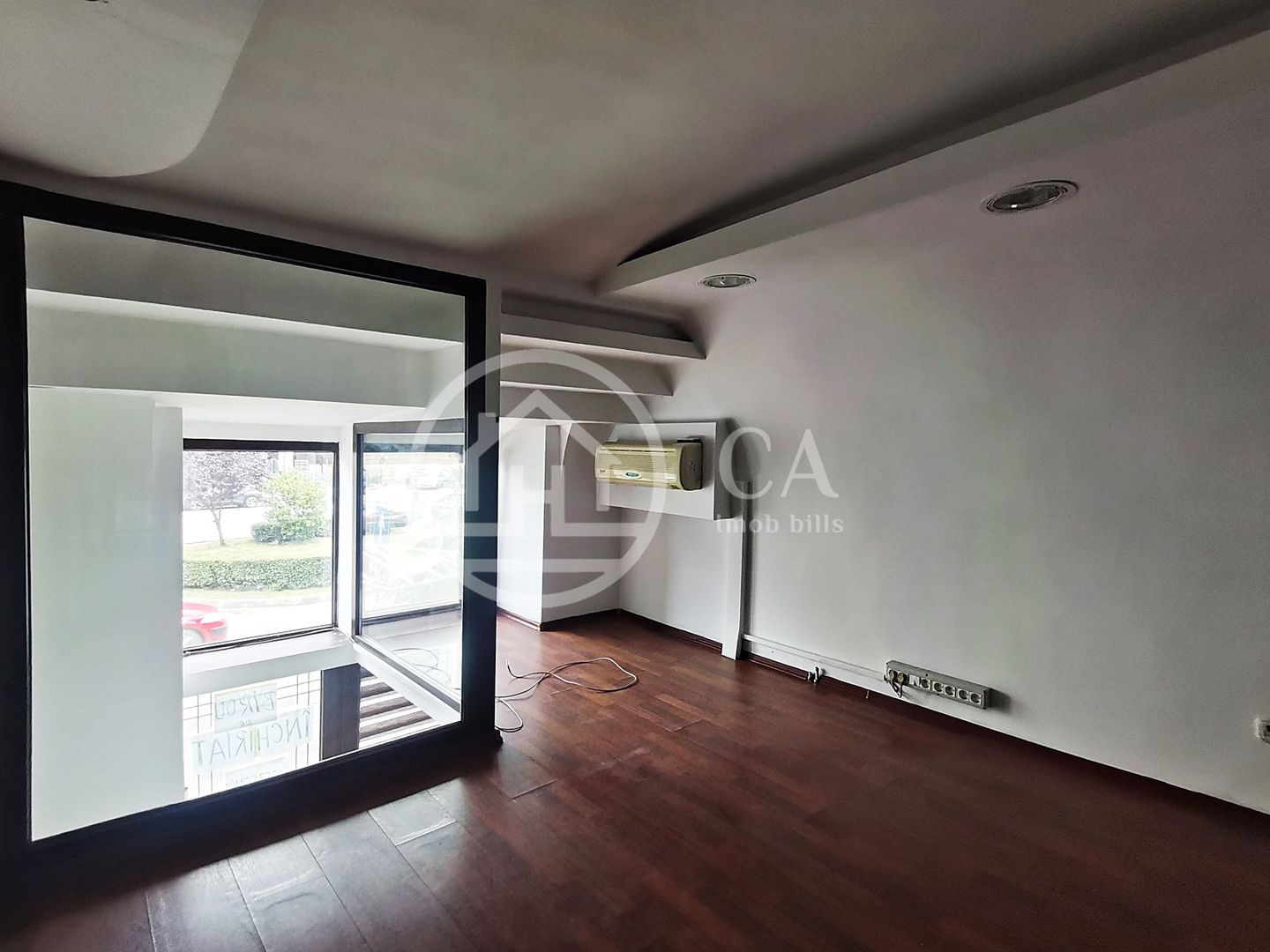 Spațiu comercial cu 2 camere de închiriat, Ultracentral, Oradea - Poză 2