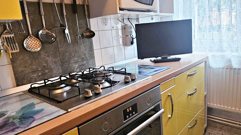 Predeal str M Eminescu, garsoniera mobilata si utilata complet - Poză 6