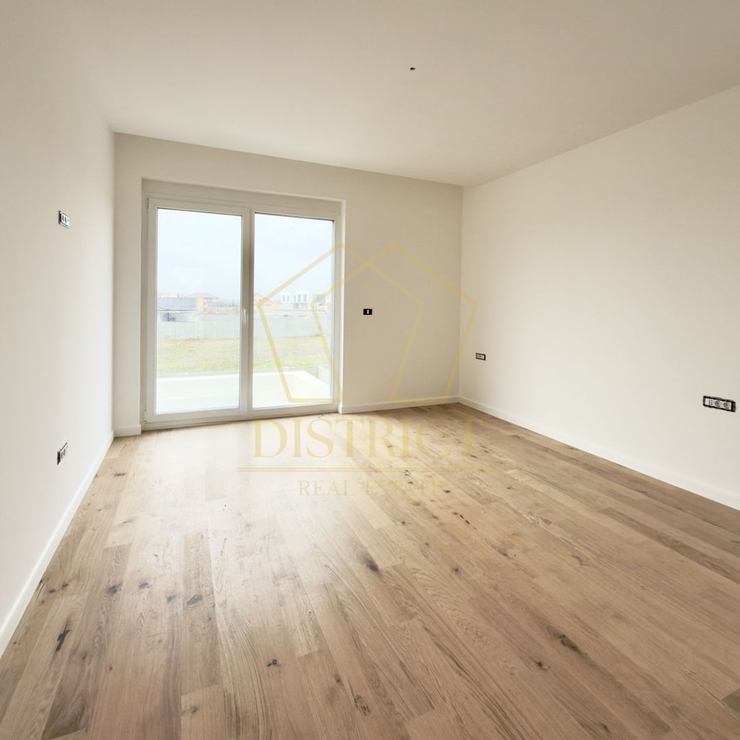 Com 0 | Duplex superb cu 5 camere despartit prin garaj | Dumbravita - Poză 1