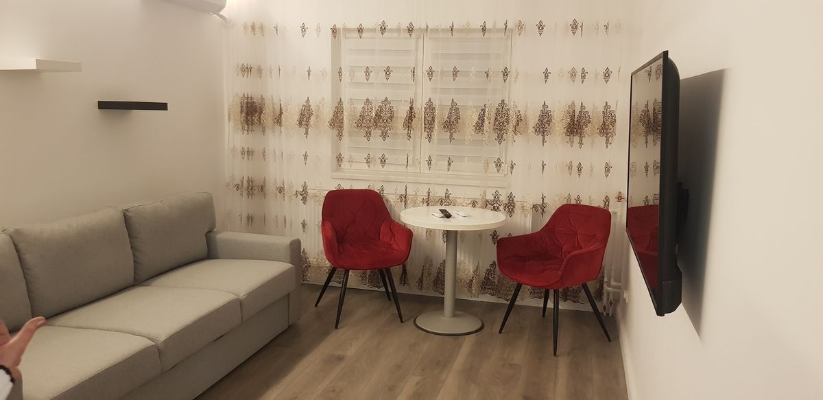 Garsoniera proaspat renovata si echipata - Titan, Fizicienillor - Poză 2