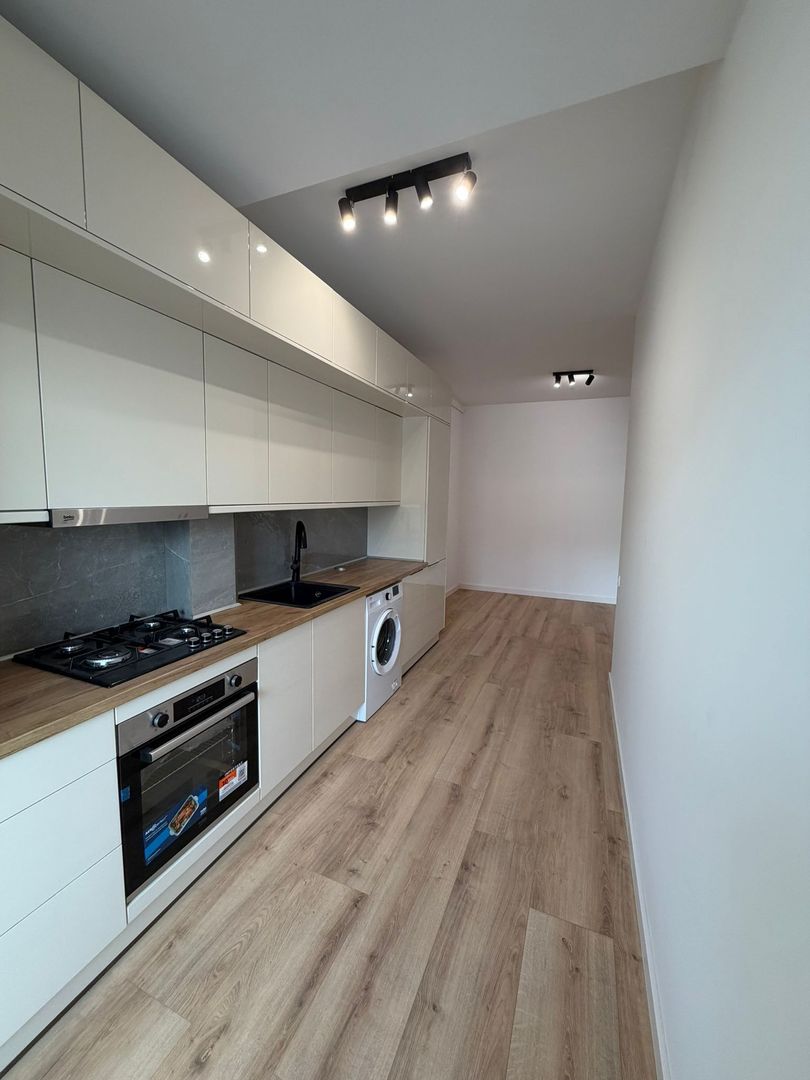 Apartament 3 camere,  parțial mobilat. Zona Eroilor Florești - Poză 1