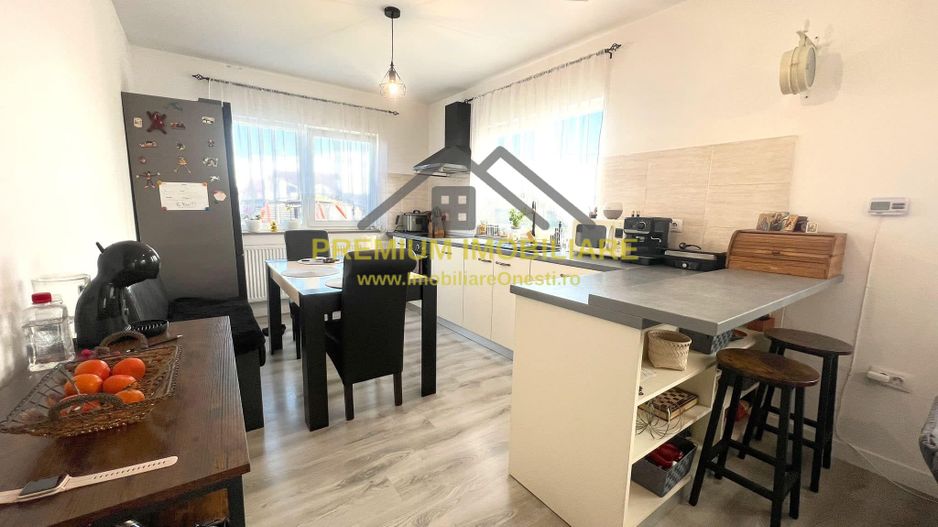 Vila de vanzare Onesti - Cartier Andrasesti - Poză 13