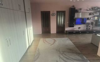3 camere spațioase cu parcare, într-o zonă liniștită din Florești. - Poză 3