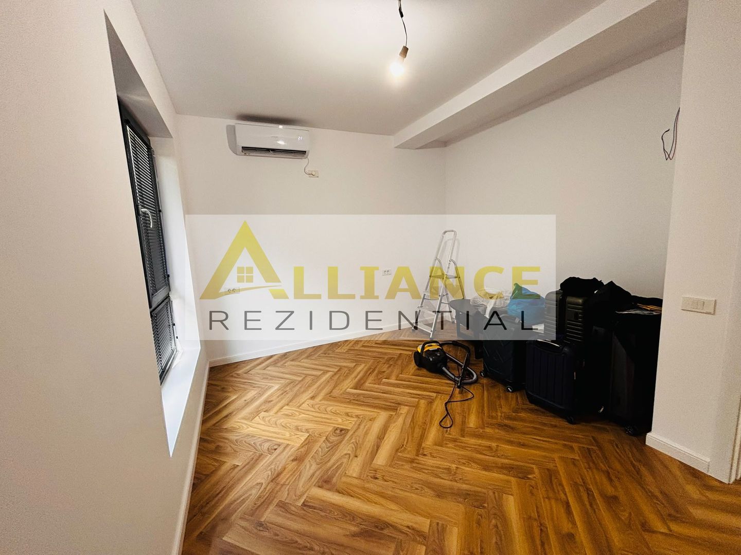 VILA premium cu piscina incalzita | 5 camere | Teren 280 m - Poză 10
