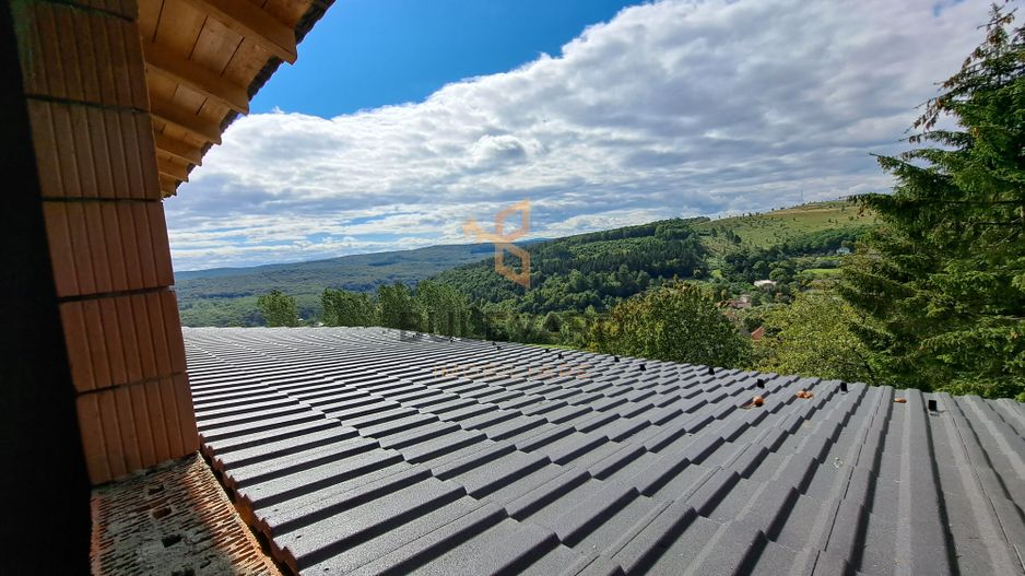 Casa la rosu 172 mp utili, 750 mp teren, view superb! - Poză 23