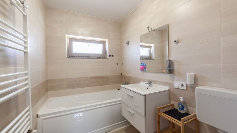 Renunta la Apartament- Descopera Avantajele unei Case Duplex in Mosoaia! - Poză 10