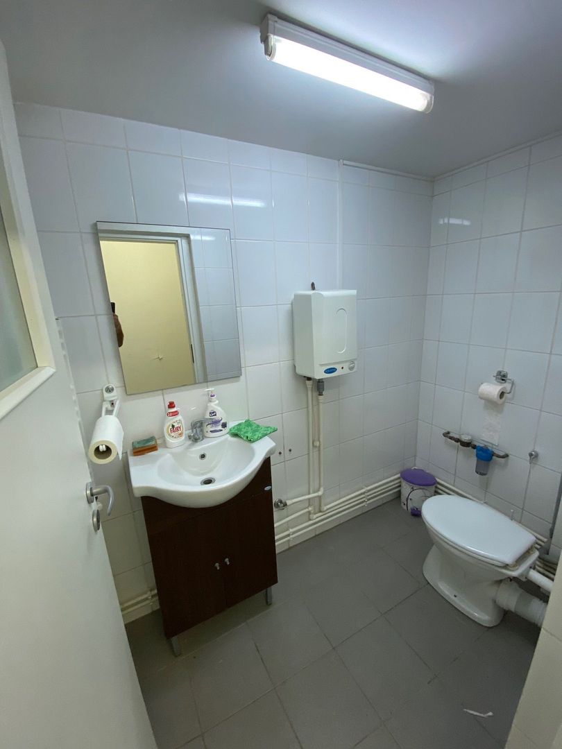 Spatiu comercial cu parcare - Poză 4