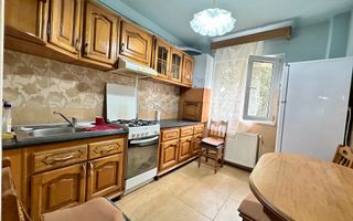 Inchiriere 3 camere decomandate, Marasti, Aurel Vlaicu, finisat clasic - Poză 1