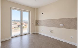 Apartament nou ESO. 3 camere si 2 bai. Bucatarie separata. Etaj intermediar. - Poză 3