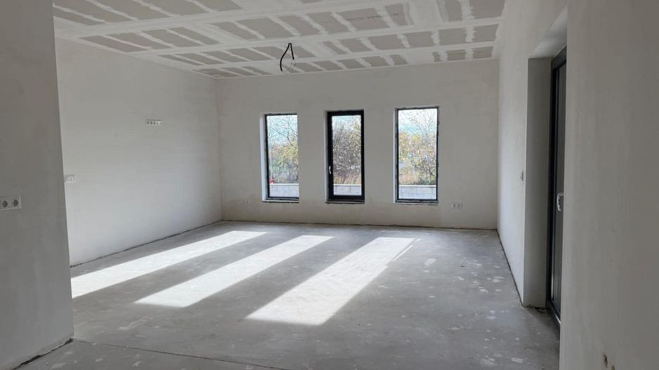 Casa de vanzare în lazuri - Poză 4