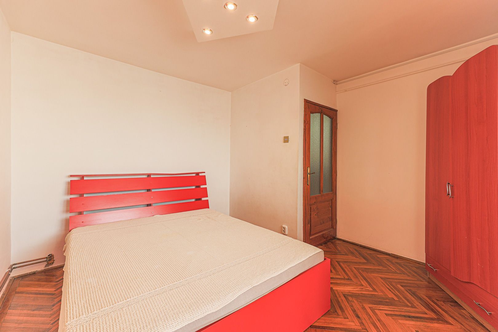 Rezervat! Apartament 2 camere, decomandat, 64 mp, etaj 4/4 - Poză 7