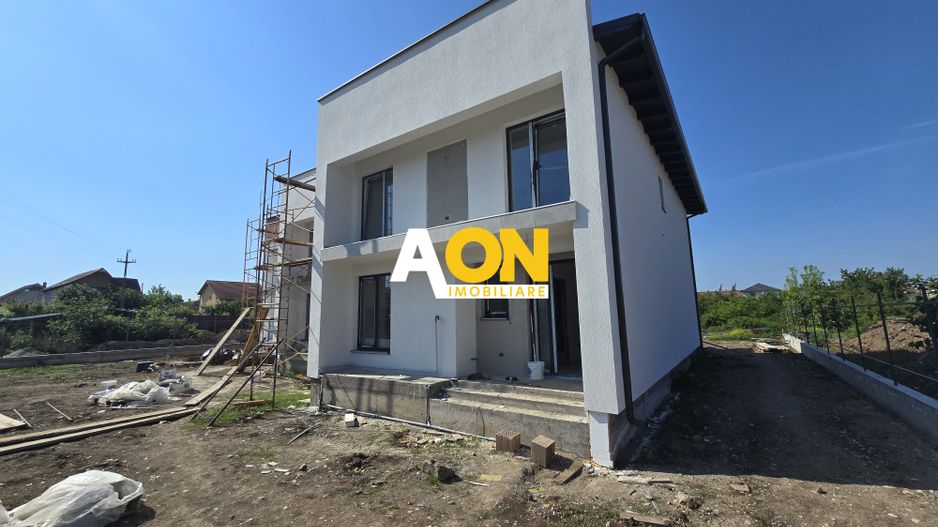 1/2 Duplex Zona Dealul Furcilor 4 Camere, 300mp Teren, 60mp Subsol - Poză 1