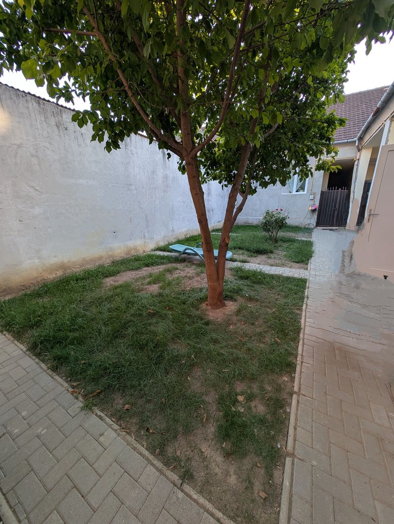 Imobil cu destinatii multiple- 6 apartamente - Poză 49