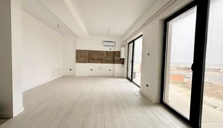 Mamaia nord - 3 Camere de Vanzare- vedere frontala mare