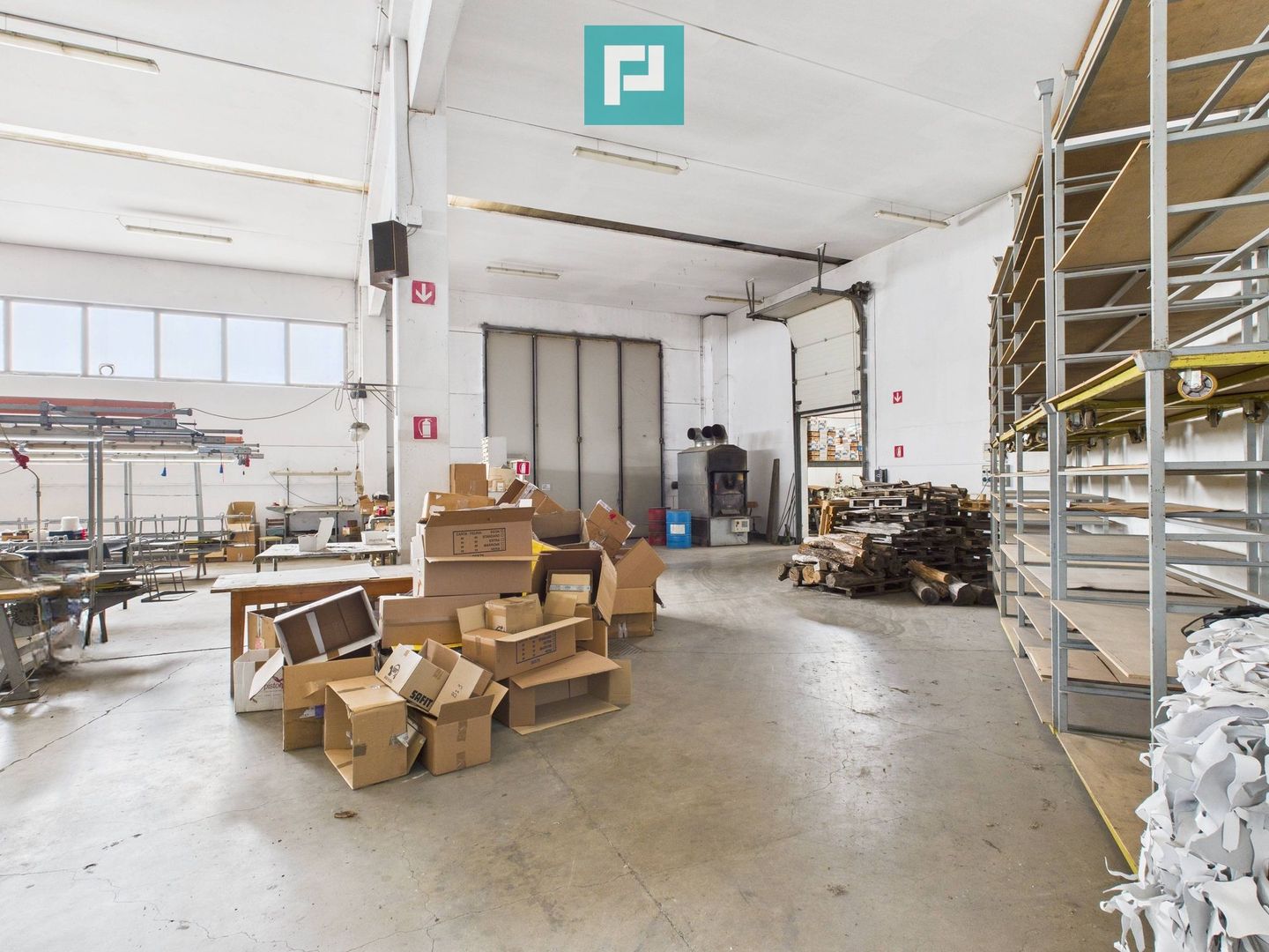 Hală de producție, cu birouri și teren, în Sebiș - Poză 25