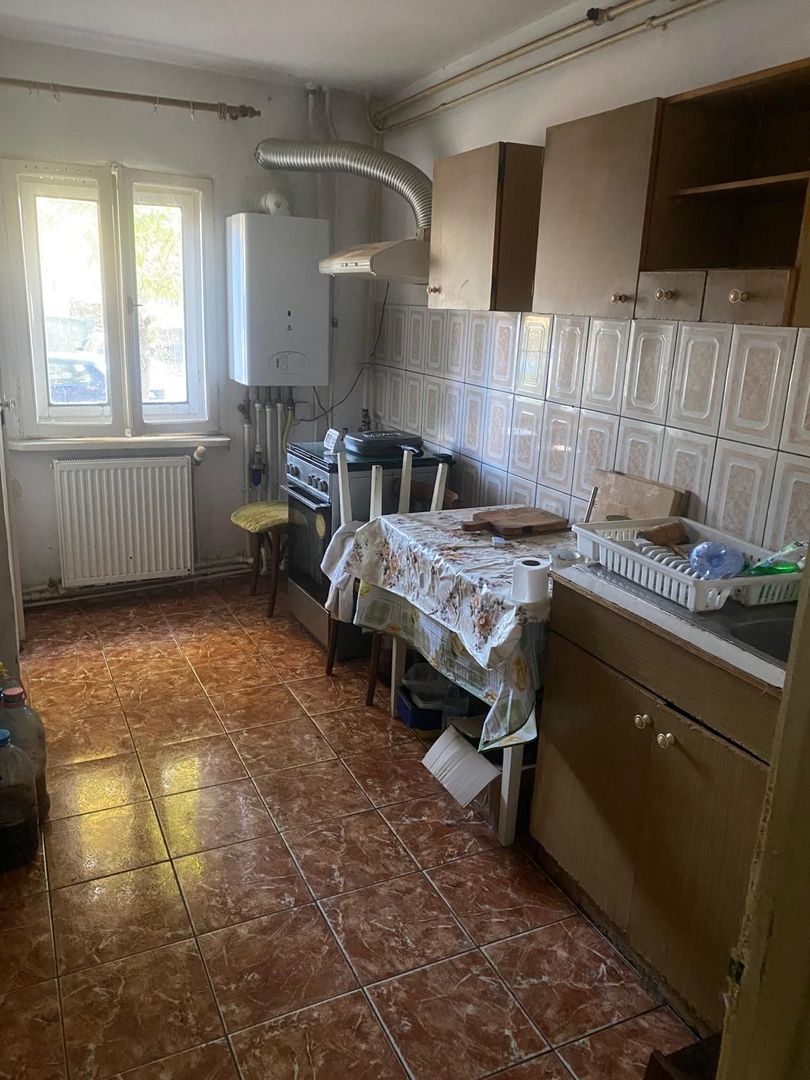 LOCATIE CENTRALA, SPATIU GENEROS - Poză 4