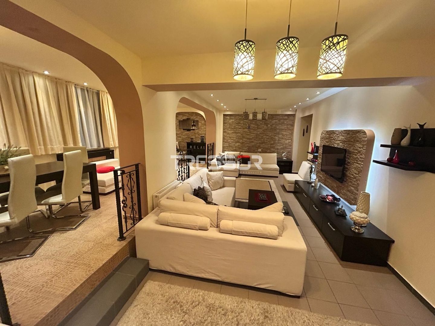 Apartament modern cu 2 camere, 94 mp utili, în bloc nou.Mobilat  si utilat - Poză 4