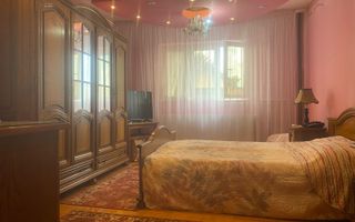 Oportunitate:clinica, birouri etc! Vanzare casa cu 4 camere-Targoviste - Poză 3