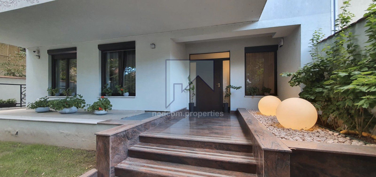 Vanzare Vila de exceptie - Domenii - Poză 3