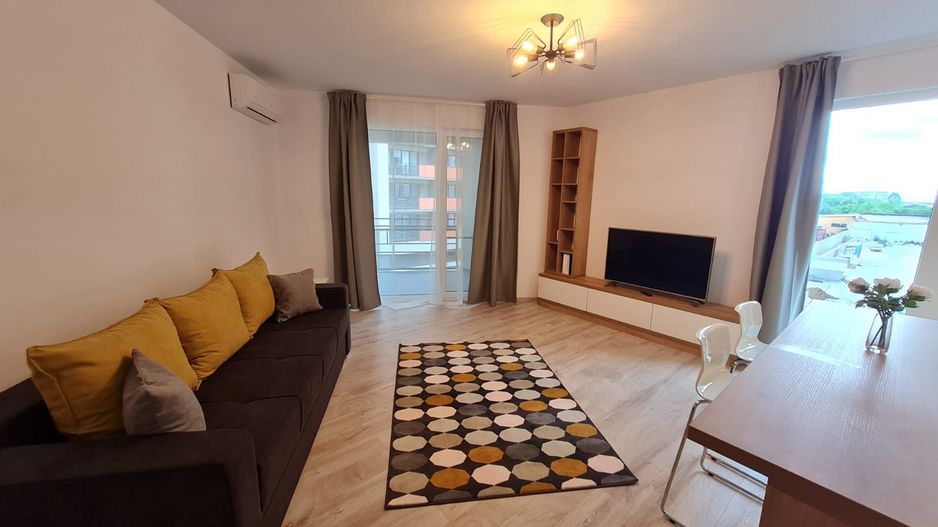 Lux la 10 minute de Iulius Town - Poză 1