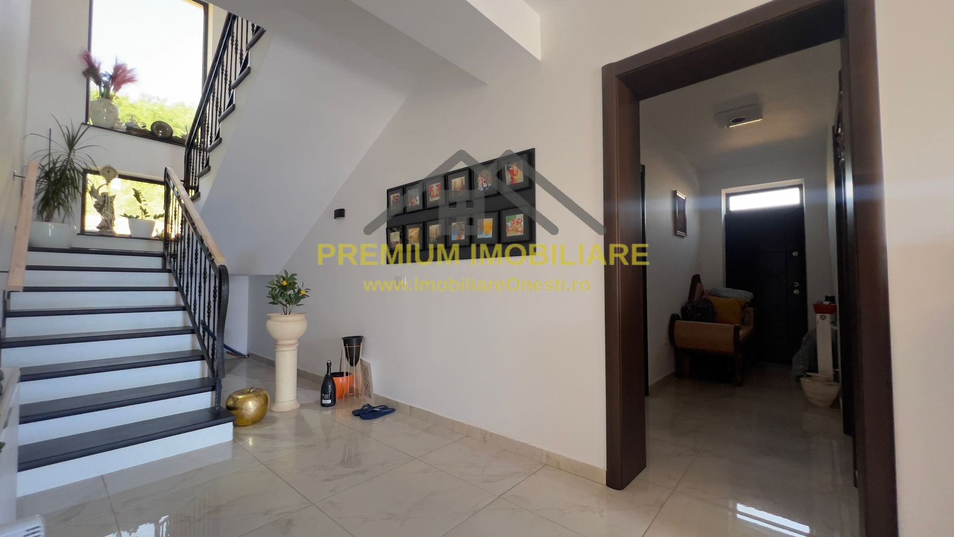 Vilă P+M cu teren de 4.200 mp + Garaj - Onești - Poză 15
