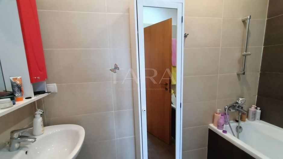 Locuință modernă într-o zonă verde, zona Faget - Poză 14