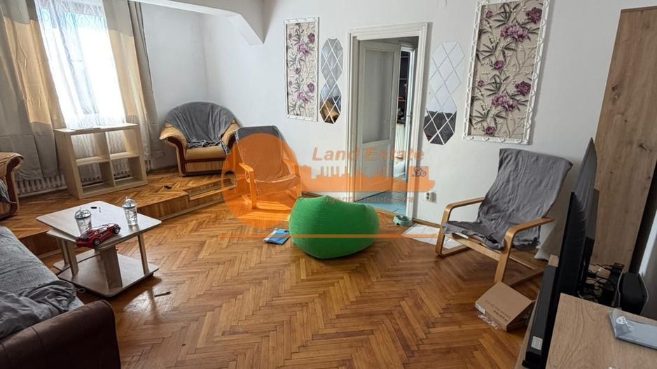 Apartament cu 3 camere in zona Giulesti - Poză 1