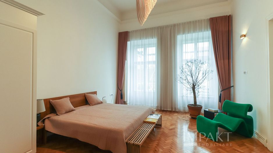 Apartament deosebit cu 4 camere in centrul orasului Cluj Napoca - Poză 9