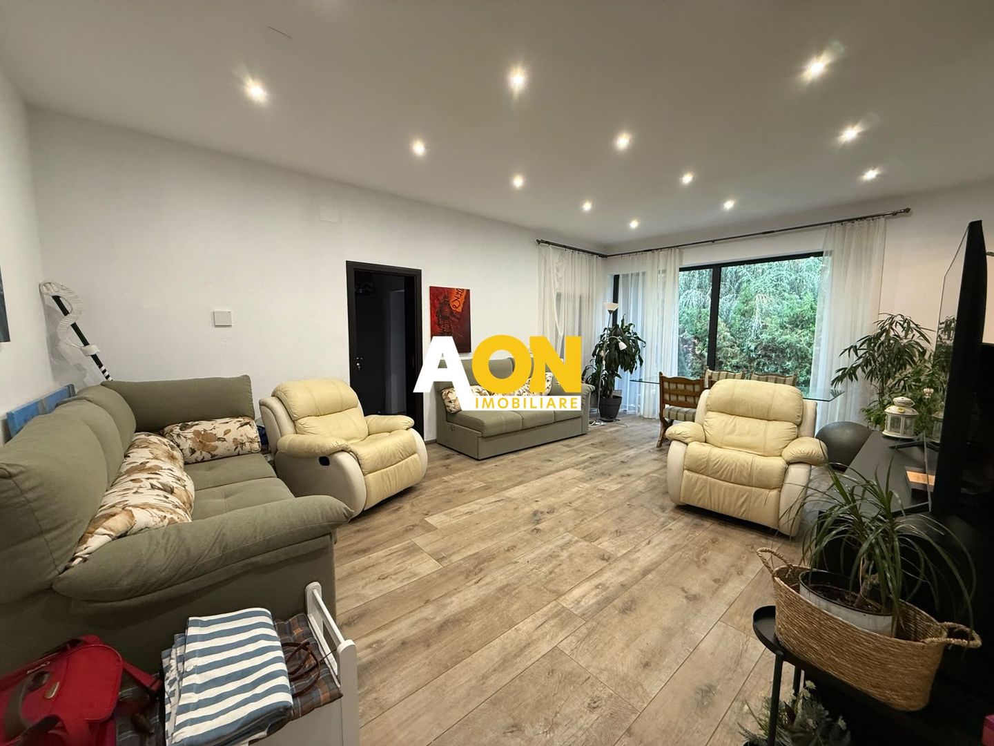 Casa Individuala Zona Schit, 4 Camere, 4 Bai, 1600mp Teren - Poză 10