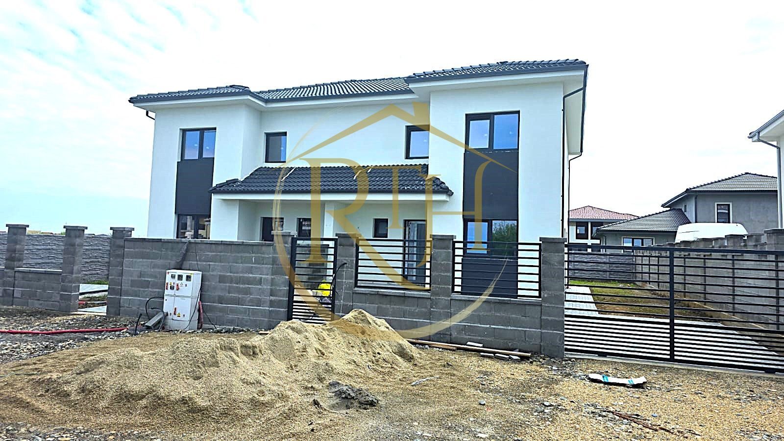 De vânzare - Duplex 5 camere  Mosnita Noua , comision ,,0'' - Poză 3