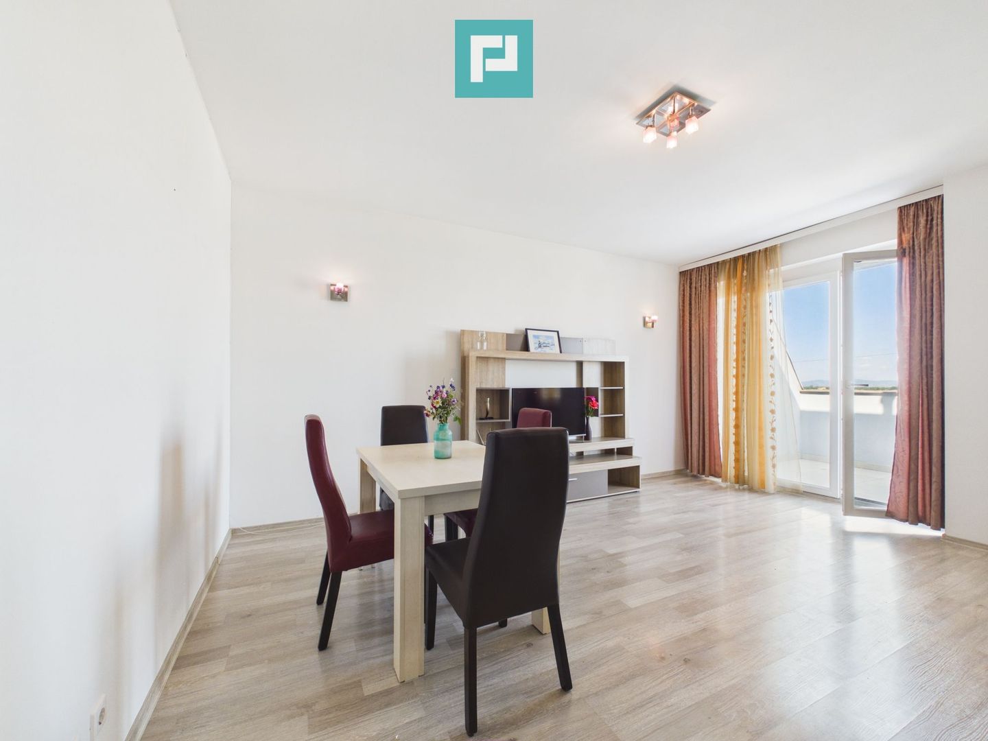 Apartament 3 camere de închiriat ARED UTA - Poză 7