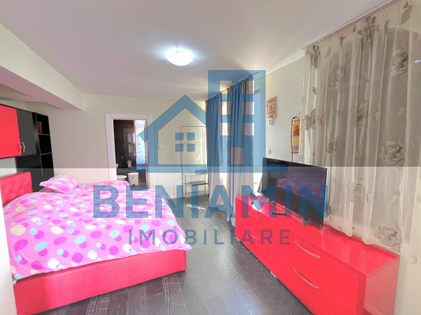 5 Dormitoare-2 bucatari-3 bai-Living-Toate utilitatile-Popoveni - Poză 3