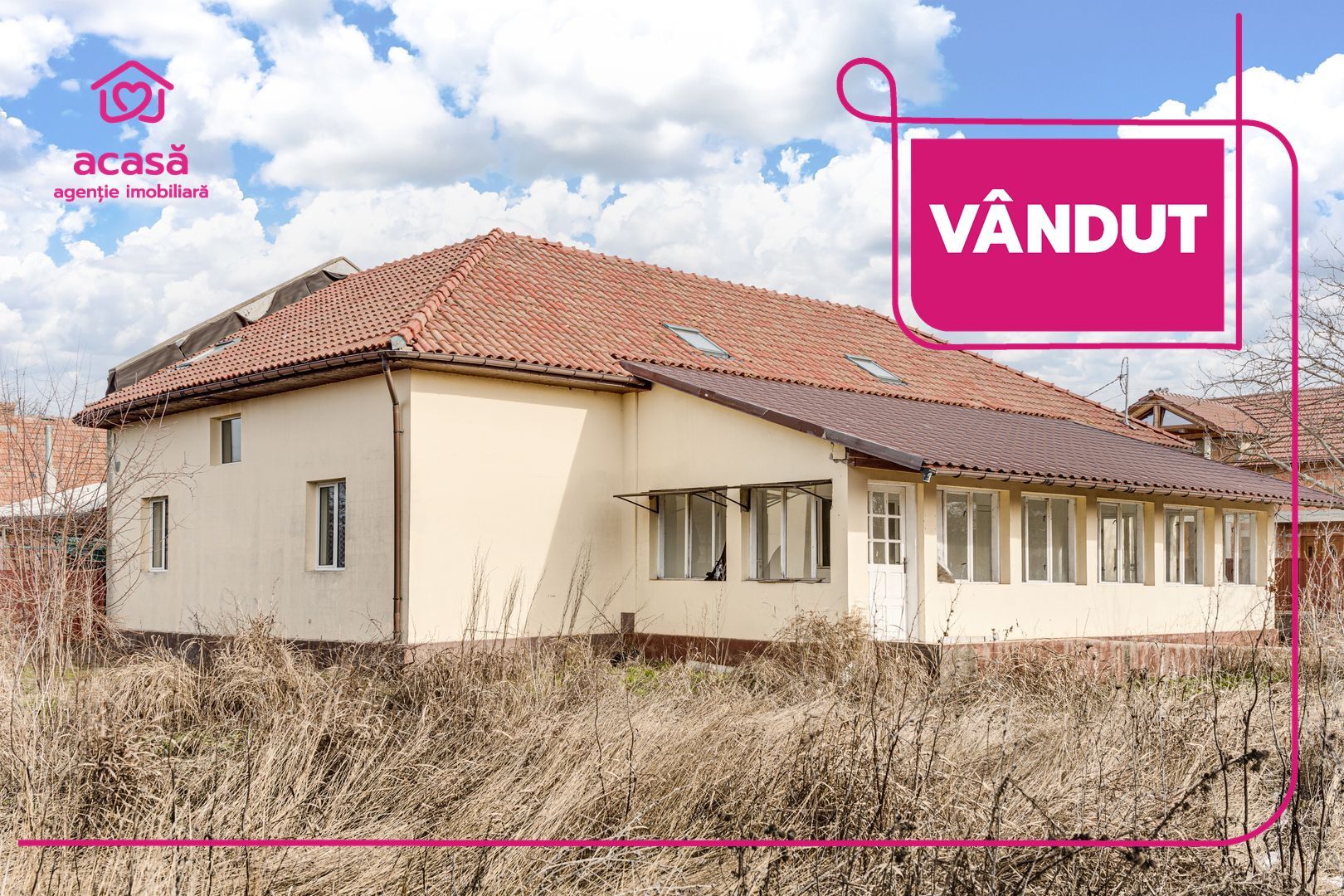 Casă spațioasă, cu 4 dormitoare în Șofronea. - Poză 1